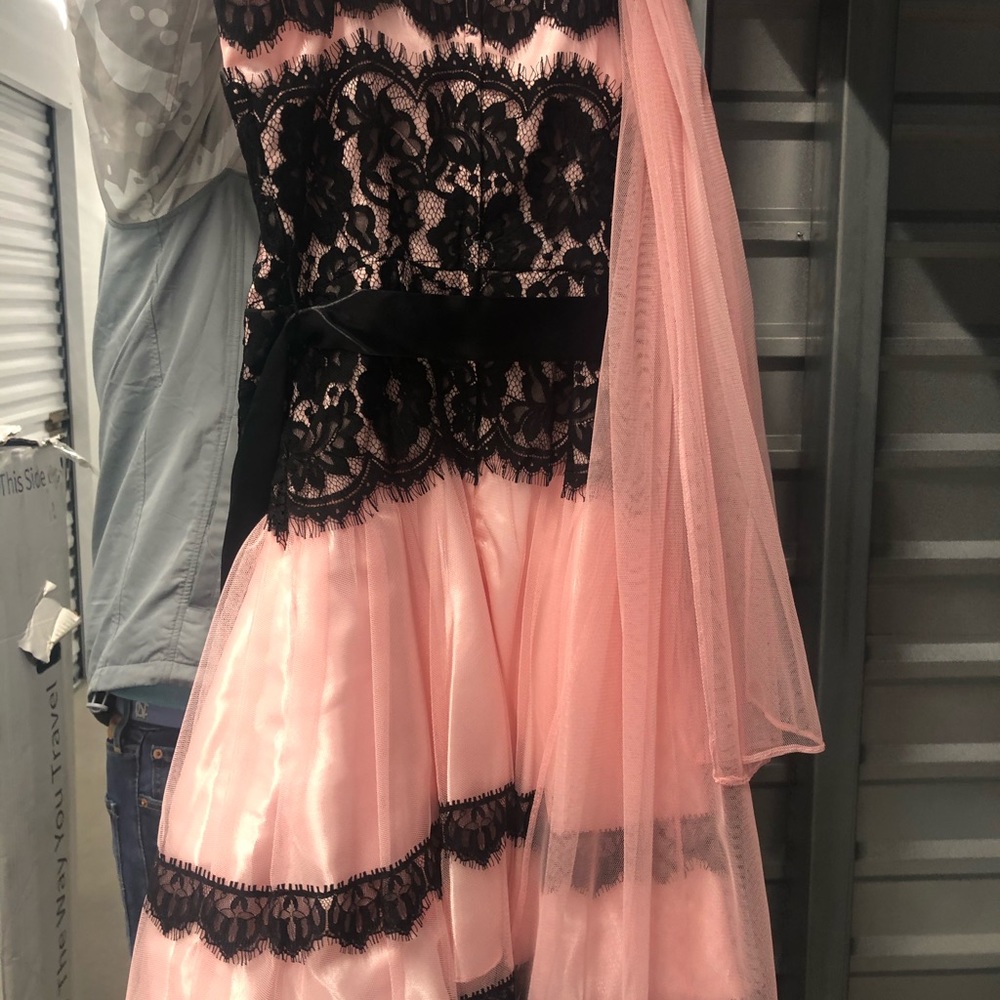 Dress - Picture 2 of 4